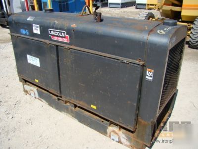 thumbnail image 2 of Lincoln Electric OEM Exciter Brush Assembly For SAE400 & Severe Duty Pipeline Welders – Replaces M16158, S19480 2 of 4